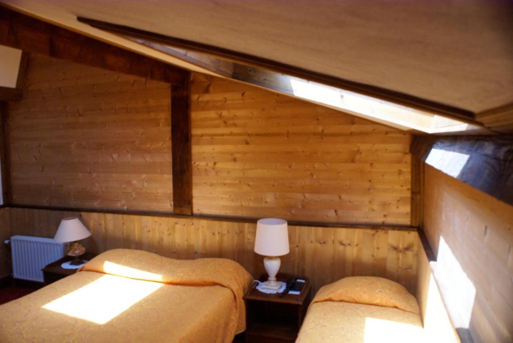 Le Relais De L'Abbaye Hotel Tournus Eksteriør billede
