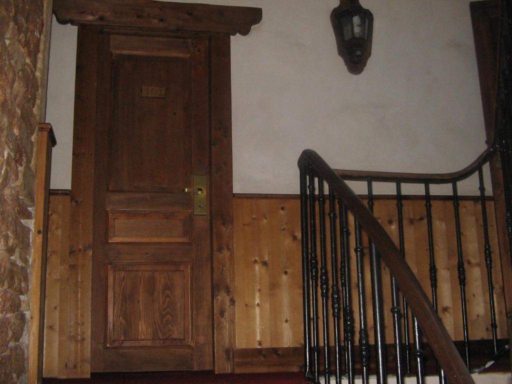 Le Relais De L'Abbaye Hotel Tournus Eksteriør billede